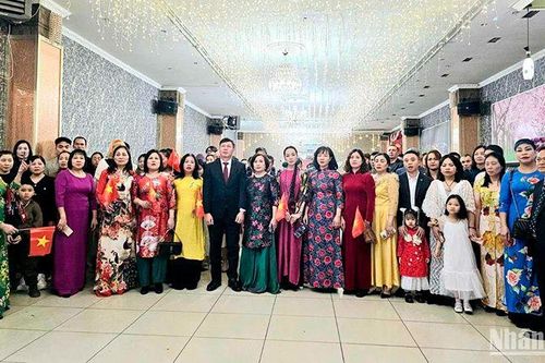 Người Việt tại Viễn Đông nước Nga hướng về quê hương, đất nước
