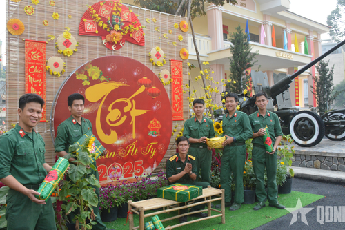 Tết rộn ràng, ấm áp ở đơn vị canh trời
