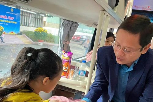 Gia Lai: Chuyến xe nghĩa tình đưa 92 người lao động có hoàn cảnh khó khăn về quê đón tết