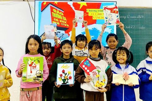 Tết nối gần trường học với đơn vị bộ đội miền xa