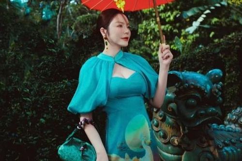 Lý Nhã Kỳ, Đỗ Thị Hà... xinh đẹp, duyên dáng khi diện áo dài Tết