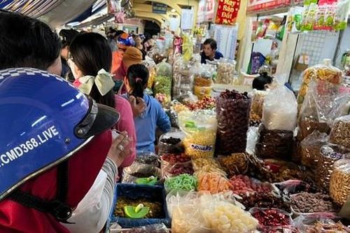 Bất ngờ ở chợ Bình Tây ngày giáp Tết