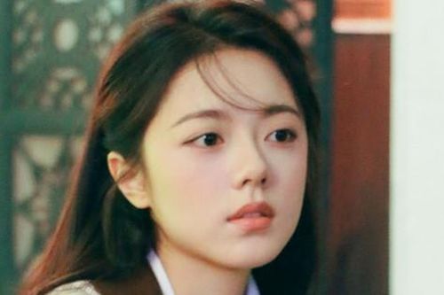 Nữ diễn viên vừa lập kỷ lục, phim đã bị yêu cầu gỡ bỏ
