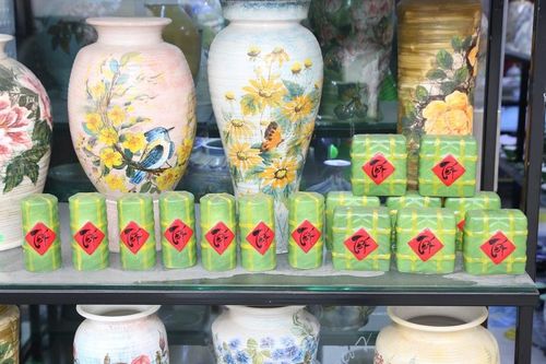 Làng gốm sứ Bát Tràng tất bật những ngày cận Tết