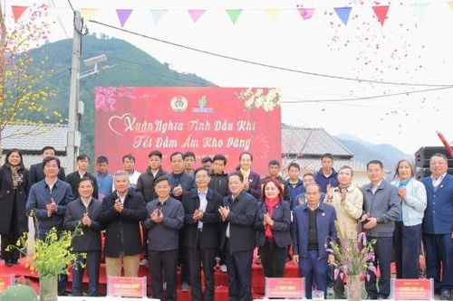 Petrovietnam và CĐ DKVN mang không khí Tết về với mảnh đất 'tái sinh'