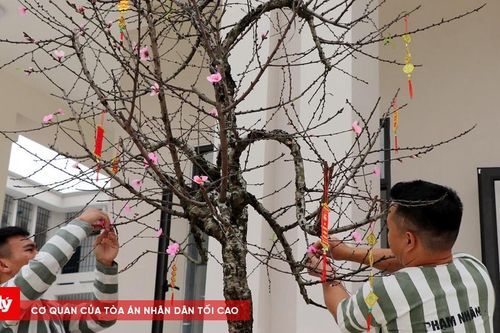 Lời nhắn nhủ của phạm nhân trong bữa cơm tất niên sớm