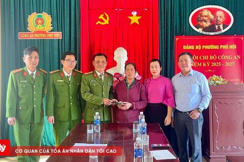 Trao lại tài sản bị trộm cắp cho chủ ki ốt rau