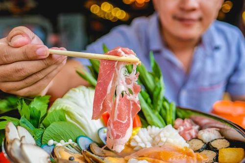 Người đàn ông trẻ cấp cứu sau khi ăn lẩu, bác sĩ cảnh báo 2 điều