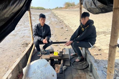 Bắt giữ nhóm 'đạo chích' và tiêu thụ tài sản do người khác phạm tội mà có