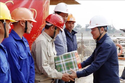 Đón Tết trên công trường, đẩy nhanh tiến độ dự án giao thông trọng điểm
