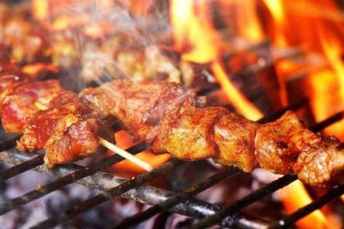 '5 không' khi ăn thịt nướng, biết mà tránh kẻo rước họa