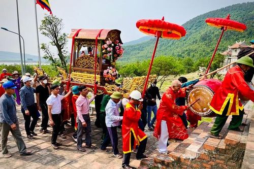 Linh thiêng lễ giỗ Thánh Mẫu Liễu Hạnh trên con đường thiên lý Bắc – Nam