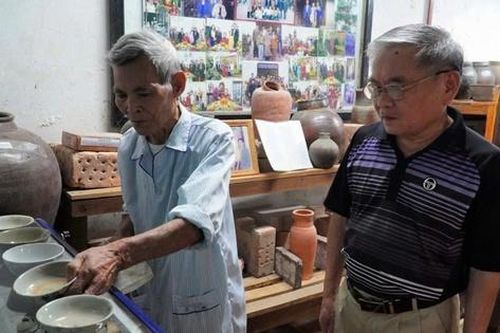 Chuyện về làng gốm bên sông