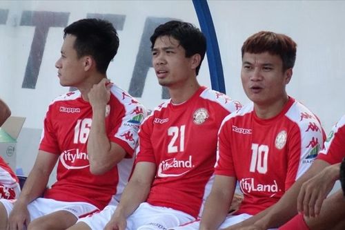 Đội bóng của Công Phượng nhận gáo nước lạnh, cựu sao ĐT Việt Nam có phản ứng khó tin