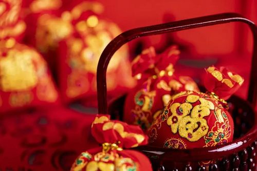 Những món quà may mắn và ý nghĩa trong văn hóa Tết của người Trung Quốc