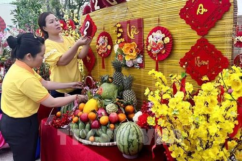 Góc Xuân Ất Tỵ tại các khu phố ở TP Hồ Chí Minh