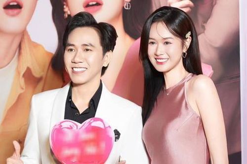 Vợ Anh Đức để lộ bụng lùm lùm, nghi vấn đang có tin vui