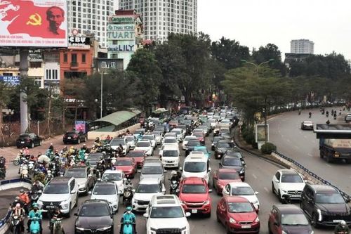Hà Nội: Giao thông vẫn tắc cục bộ ngày đầu nghỉ Tết