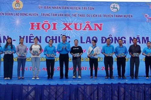Tri Tôn tổ chức Hội Xuân công nhân, viên chức, lao động năm 2025