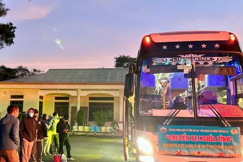Ấm áp chuyến xe nghĩa tình