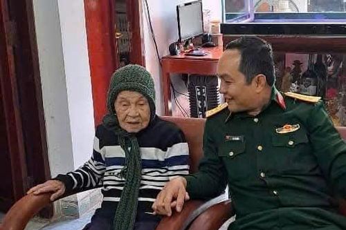 Bộ Chỉ huy Quân sự tỉnh thăm, chúc Tết Mẹ Việt Nam Anh hùng Lê Thị Liên