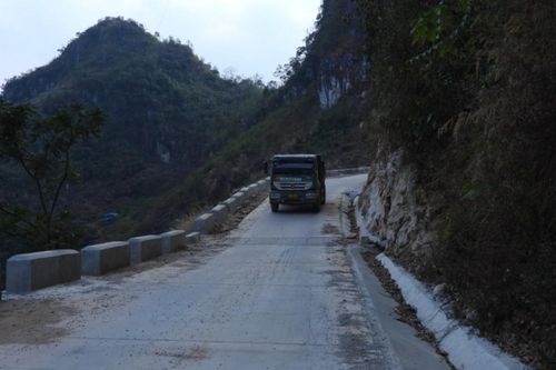Xuân về trên công trình đường Chi Lăng - Y Tịch
