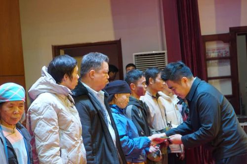 Kết nối yêu thương, đem Tết đến với người nghèo