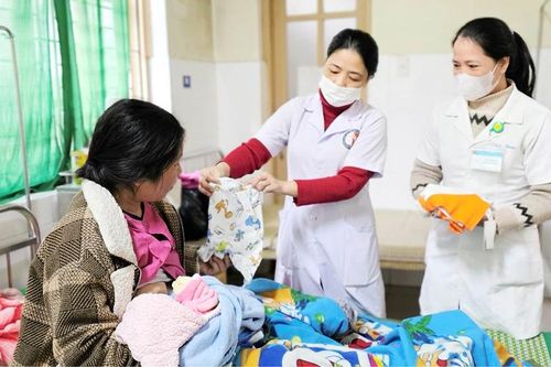 Khám, chữa bệnh miễn phí cho người dân Lào