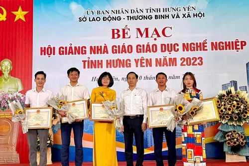 Trường Cao đẳng Công nghiệp Hưng Yên: Vượt khó hoàn thành tốt nhiệm vụ