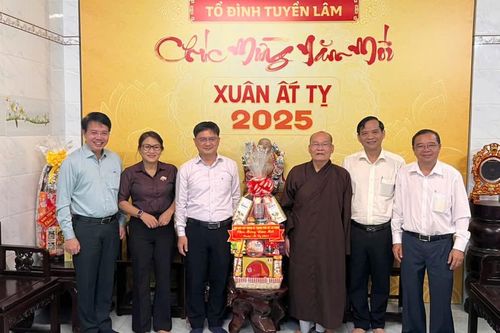 TP.HCM: Lãnh đạo Thành ủy, các cơ quan thăm, chúc Tết Ất Tỵ đến Ban Trị sự Phật giáo Q.6