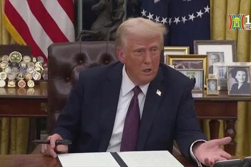 Công chức Mỹ phản đối sắc lệnh sa thải của ông Trump
