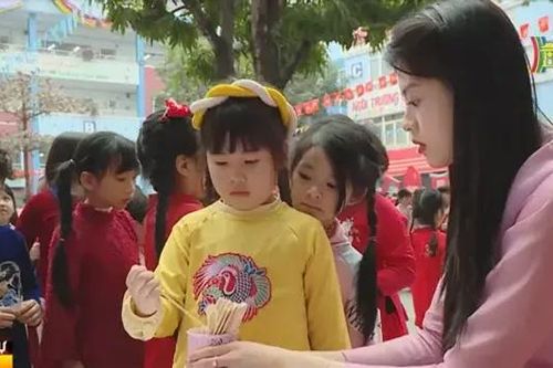 Ngày hội Tết Việt gieo mầm tình yêu văn hóa dân tộc