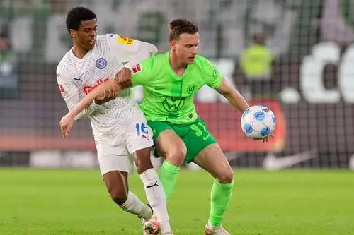 CLB Wolfsburg nỗ lực chạy đua top 4 Bundesliga