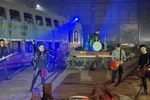 Ban nhạc Ngũ Cung thổi hồn di sản vào rock Việt