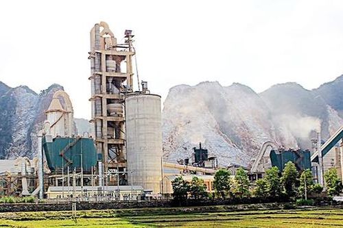 Sập lò nhà máy xi măng Sông Lam ở Nghệ An, 3 công nhân tử vong