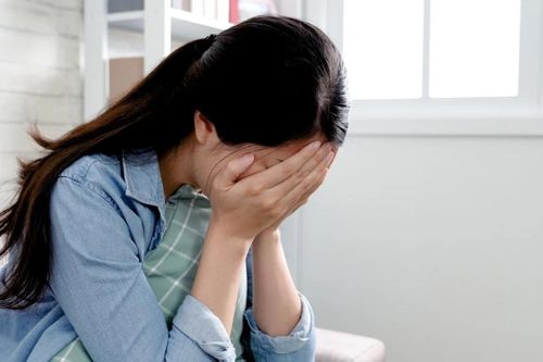 Sắm Tết bao nhiêu cũng không đủ vì hở ra là mẹ chồng đưa cho con gái