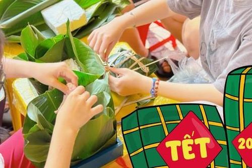 Gen Z rủ nhau gói bánh chưng: Tết cổ truyền 'chill' theo cách riêng