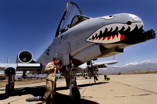 Vì sao 6 cường kích A-10 của Mỹ 'mắc kẹt' tại châu Âu?