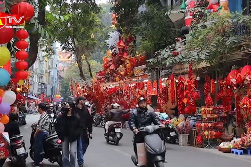 Ngắm phố Hàng Mã rực rỡ những ngày cận Tết