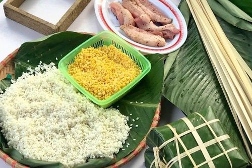Về ngôi làng ở Hà Nội sản xuất hơn 1 triệu bánh chưng phục vụ Tết
