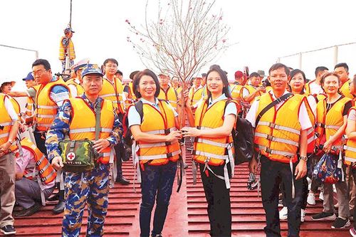 Sắc Xuân trên vùng biển Tây Nam