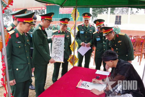 Sư đoàn 324, Quân khu 4 tổ chức chương trình 'Tết quân dân - Xuân chiến sĩ'