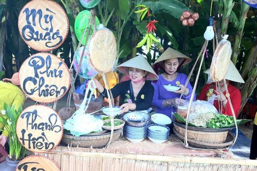 Từ Đà Nẵng nghĩ về... mì Quảng