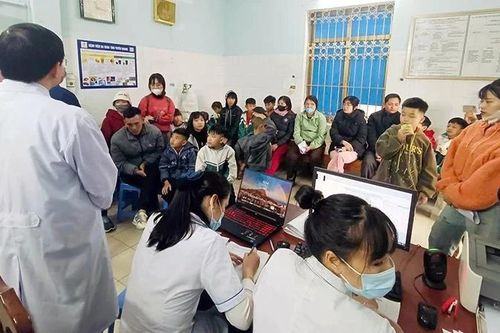 Chủ tịch tỉnh Tuyên Quang chỉ đạo xử lý vụ hàng loạt học sinh nghi bị ngộ độc