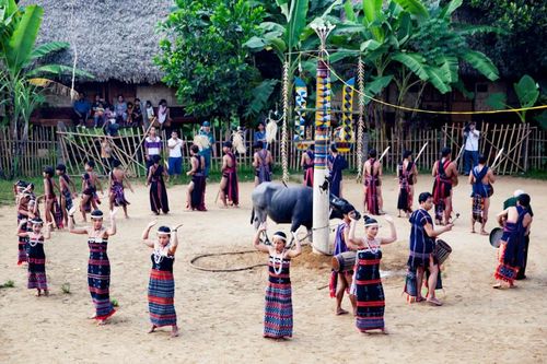 Xòe Thái và chiều sâu thời gian
