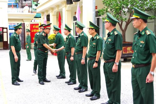 Thượng tướng Võ Minh Lương thăm, chúc Tết BĐBP thành phố Hồ Chí Minh