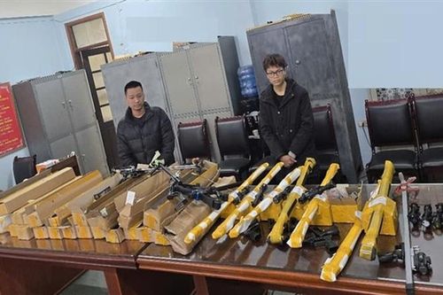 Phát hiện 2 đối tượng bán linh kiện súng cho hàng trăm người