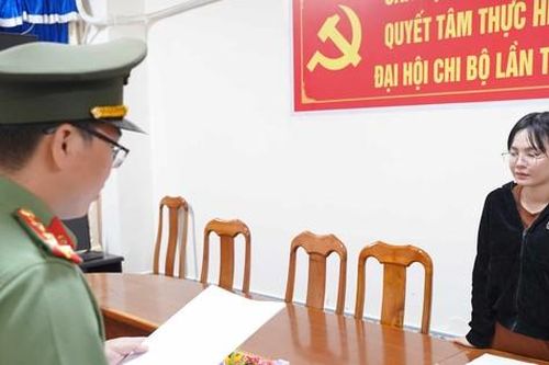 Bắt 'nữ quái' lừa 5 người sang Campuchia làm việc cho tổ chức tội phạm
