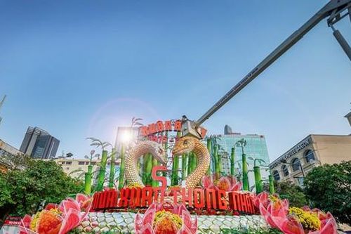 Tạm đóng cửa Đường hoa Nguyễn Huệ Tết Ất Tỵ