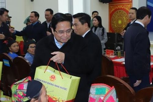 Thủ tướng Chính phủ Phạm Minh Chính tặng quà Tết tại Thanh Hóa